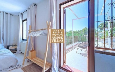 Preciosa y encantadora villa con privacidad y buenas vistas.